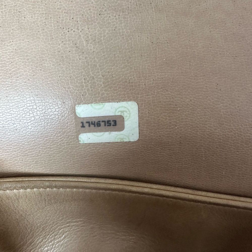 CHANEL Gold Quilted Shoulder Bag with Chain Straps - Picture 9 of 16